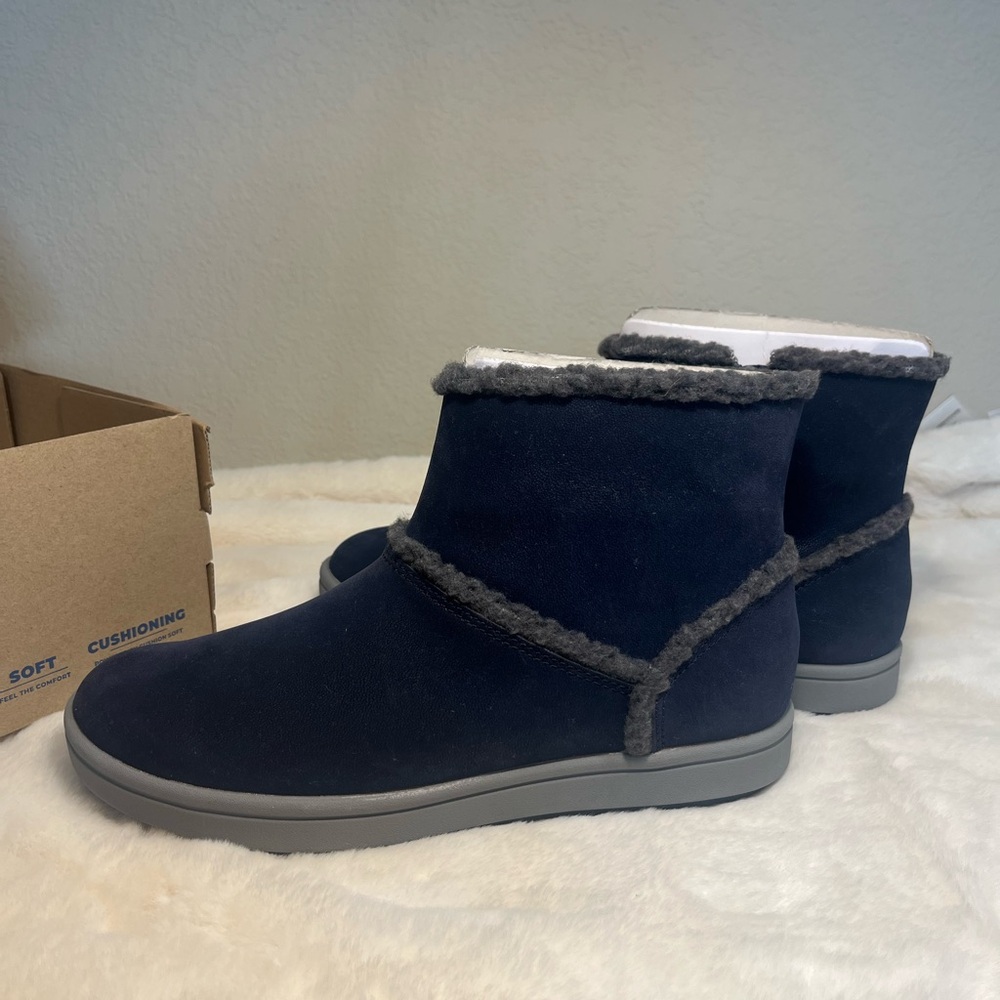 Clark’s Cloud Steppers brand new in box women’s size 7 1/2